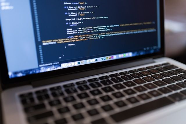 PHP-Geschichte: Ein Blick zurück auf die Programmiersprache No. 1 im Web